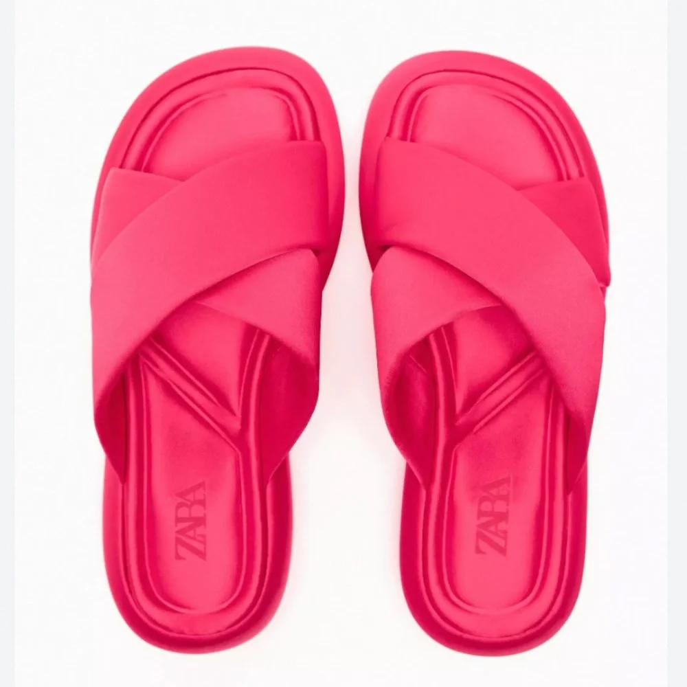 Zara fuchsia pink crossed satiny flat sandals slides NWT - Picture 1 of 8